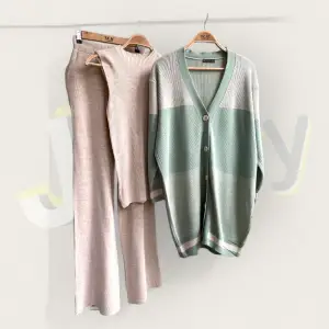 Dreiteiliges Strickset 2223